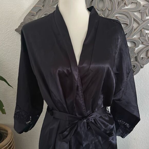 Linea Donatella Size Small Navy Blue satin Women’s robe Lace sleeves - Picture 2 of 6